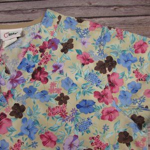 Apple Life Small Floral Scrub Top